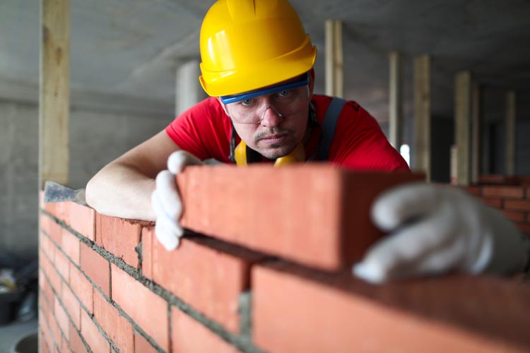 Comment faire constater des malfaçons immobilières ? Var